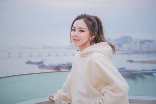 女明星网红恋爱,甜蜜互动引粉丝尖叫