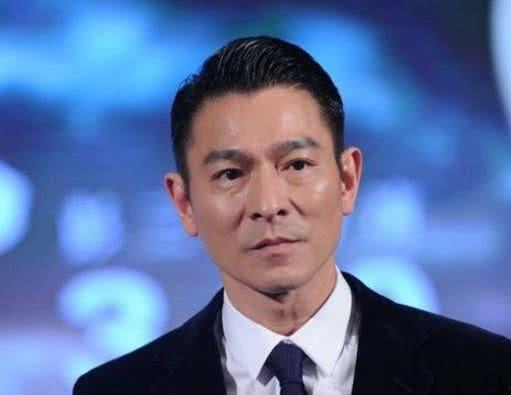 明星网红碰见刘德华,现场互动引粉丝尖叫！”