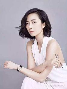 银白色发型明星网红,揭秘银白色发型明星网红的时尚魅力