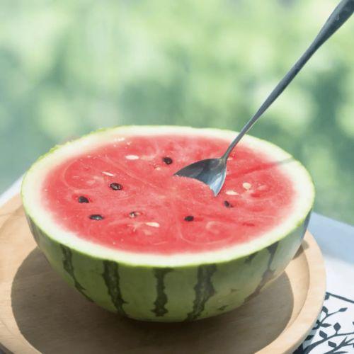 今日瓜食,揭秘娱乐圈最新热点事件